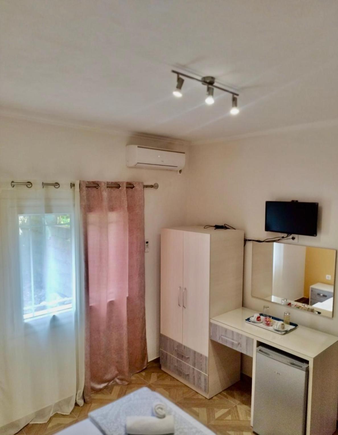 Dagos Rooms Dhërmi エクステリア 写真